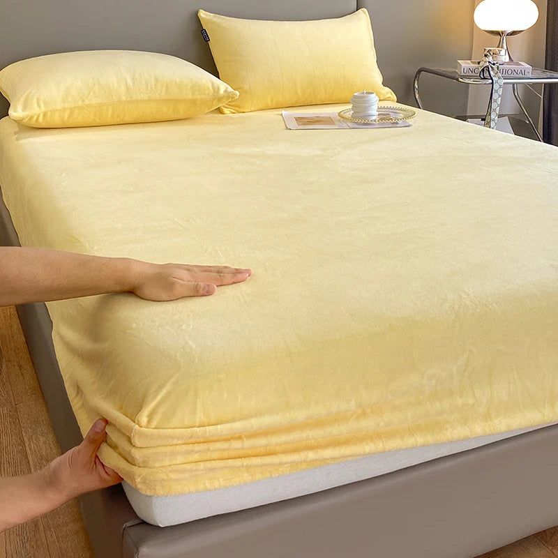 Luxury Velvet Bedding Set (Sheet & Pillowcases)