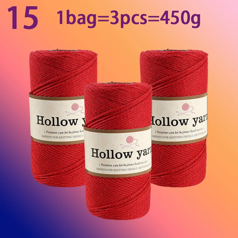 Three red skeins of Hollow yarn are displayed, with text indicating 1 bag equals 3 pieces and a total weight of 450g.